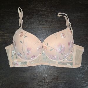 La Vie En Rose Embroidered Floral Push-Up Bra in Blush Peach
